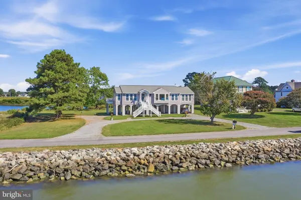 219 RIVERSIDE DR, Lancaster, VA 22503