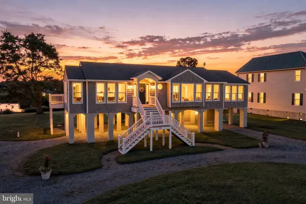 219 RIVERSIDE DR