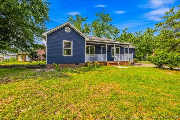 302 W 6th AVE, Raeford, NC 28376