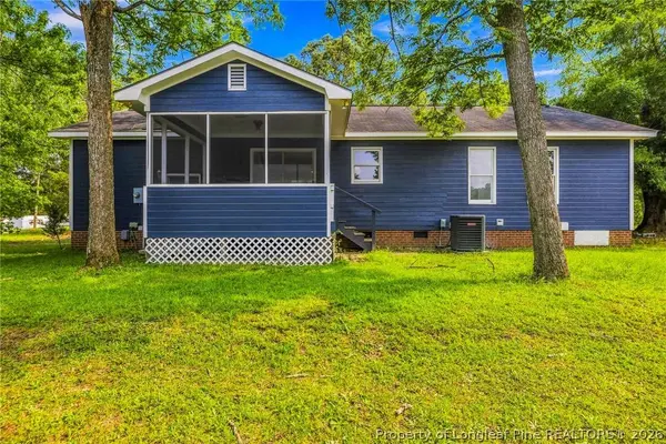 302 W 6th AVE, Raeford, NC 28376