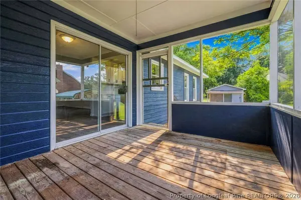 302 W 6th AVE, Raeford, NC 28376
