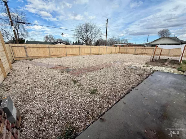 1821 Willow Street, Caldwell, ID 83605