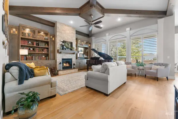 1034 E Radiant Ridge Dr, Meridian, ID 83642