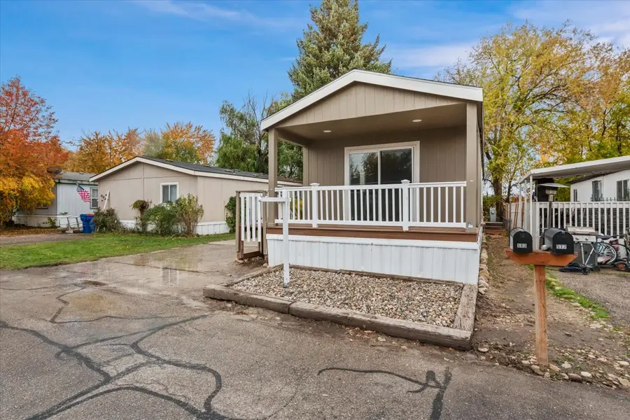 583 E Watercress Ln, Eagle, ID 83616-5952