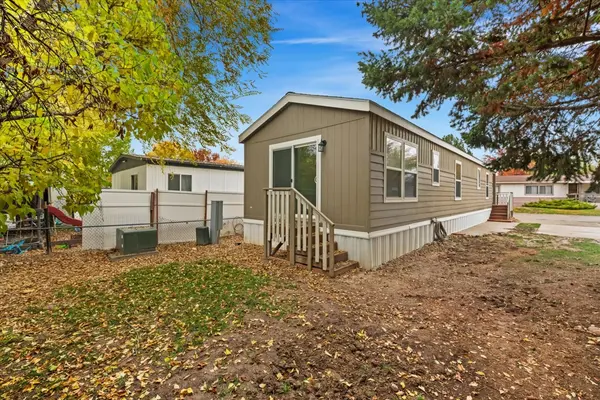 583 E Watercress Ln, Eagle, ID 83616-5952