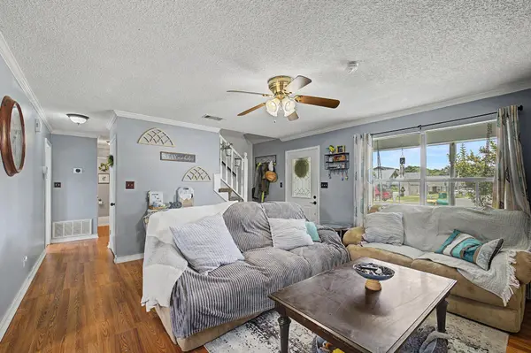 410 Woodland Park CIR, Mary Esther, FL 32569