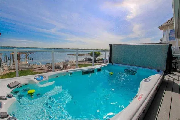 384 Marina Bay PL, Sylvan Lake, AB T4S 1E9