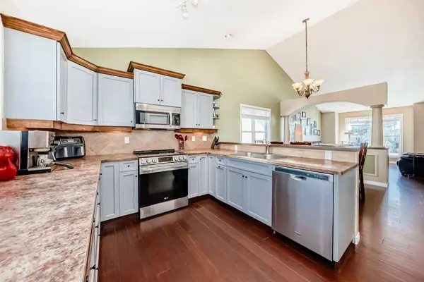 116 Old Boomer RD, Sylvan Lake, AB T4S 2J1