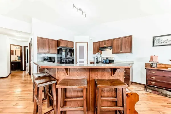 102 Robinson AVE, Penhold, AB T0M1R0