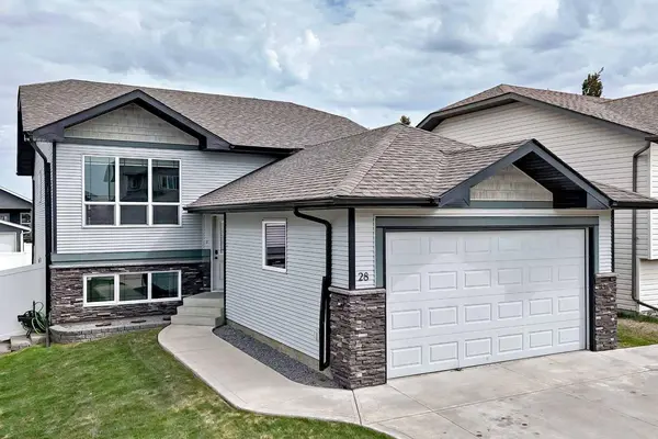 28 Bowman CIR, Sylvan Lake, AB T4S 0H9