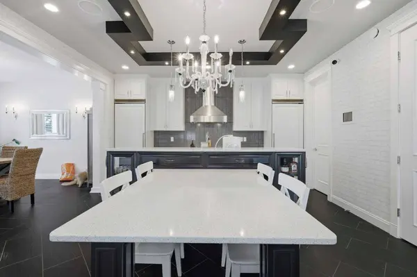 1 Rosewood Rise, Sylvan Lake, AB T4S 0G3