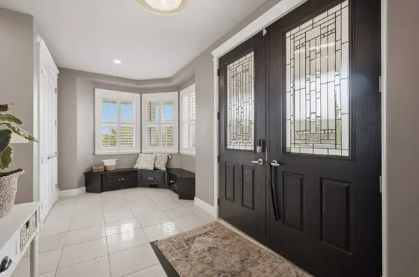 1 Rosewood Rise, Sylvan Lake, AB T4S 0G3