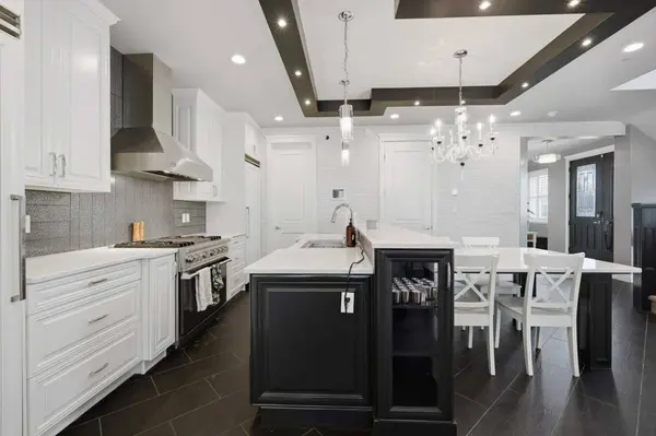 1 Rosewood Rise, Sylvan Lake, AB T4S 0G3