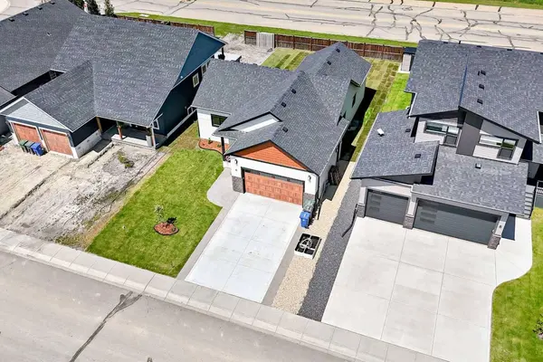 6 Napoleon Meadows WAY, Innisfail, AB T4G 0N6