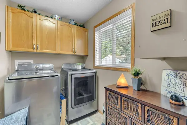 49 Willow Springs CRES, Sylvan Lake, AB T4S 1G3