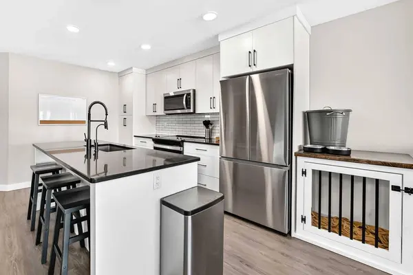 30 Iron Gate BLVD, Sylvan Lake, AB T4S 0T6