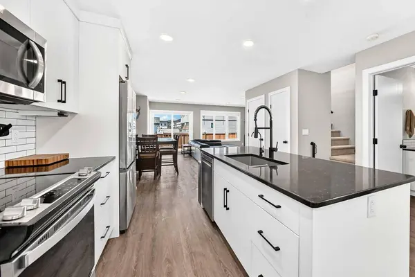 30 Iron Gate BLVD, Sylvan Lake, AB T4S 0T6