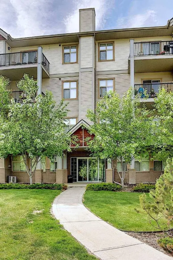 100 Lakeway BLVD #223, Sylvan Lake, AB T4S0A4