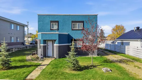 5036 51A ST, Sylvan Lake, AB T4S1E1