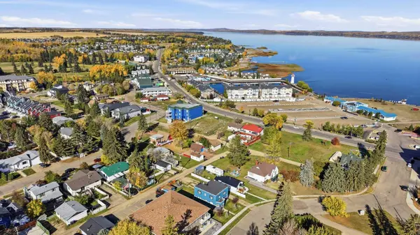 5036 51A ST, Sylvan Lake, AB T4S1E1