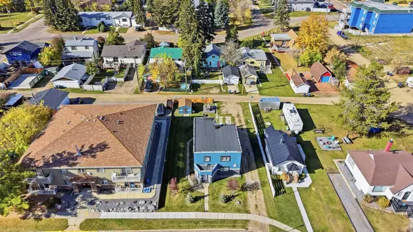 5036 51A ST, Sylvan Lake, AB T4S1E1