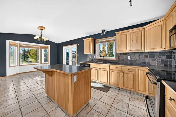 26 Firdale Close, Sylvan Lake, AB T4S 2M1
