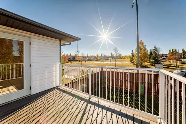 26 Firdale Close, Sylvan Lake, AB T4S 2M1