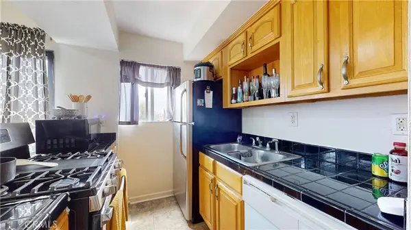 1168 E 10th #218B, Long Beach, CA 90813