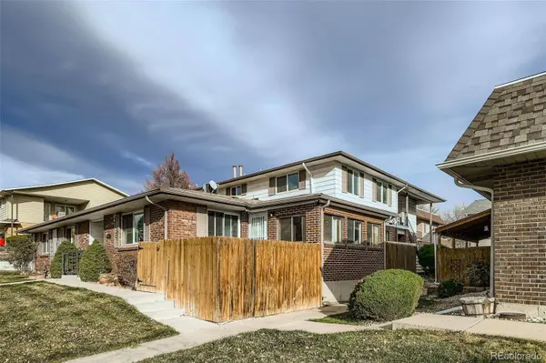 9864 Orangewood DR, Thornton, CO 80260