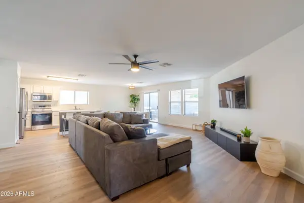 10561 W LOUISE Drive, Peoria, AZ 85383