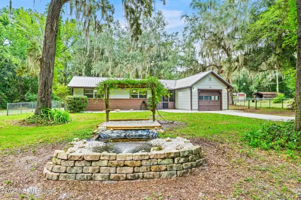 106 ACOSTA CREEK DR, Satsuma, FL 32189