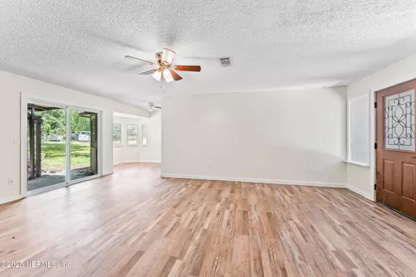 106 ACOSTA CREEK DR, Satsuma, FL 32189