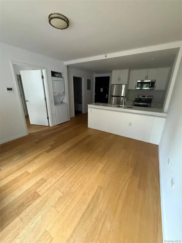 402 E 118th ST, New York (manhattan), NY 10035