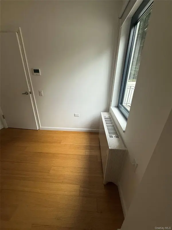 402 E 118th ST, New York (manhattan), NY 10035