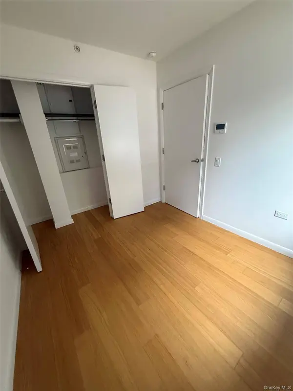 402 E 118th ST, New York (manhattan), NY 10035