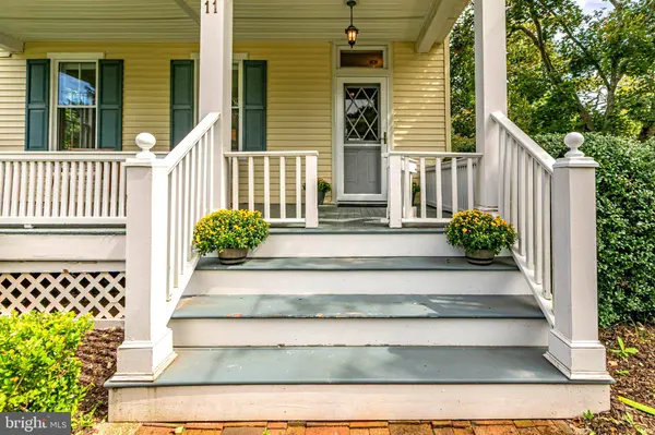 11 S LANNING AVE, Hopewell, NJ 08525