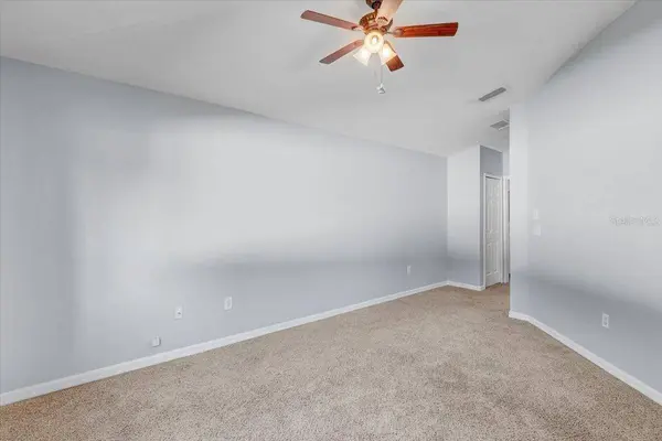 2614 QUEEN ALBERTA DR, Valrico, FL 33596