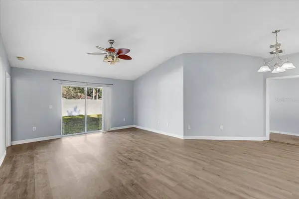 2614 QUEEN ALBERTA DR, Valrico, FL 33596