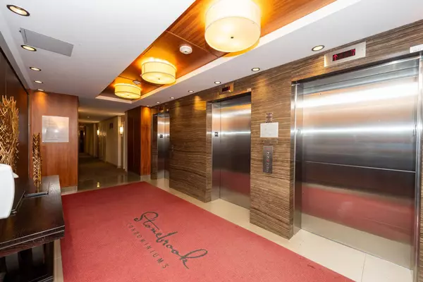 1055 Southdown RD #710, Mississauga, ON L5J 0A3