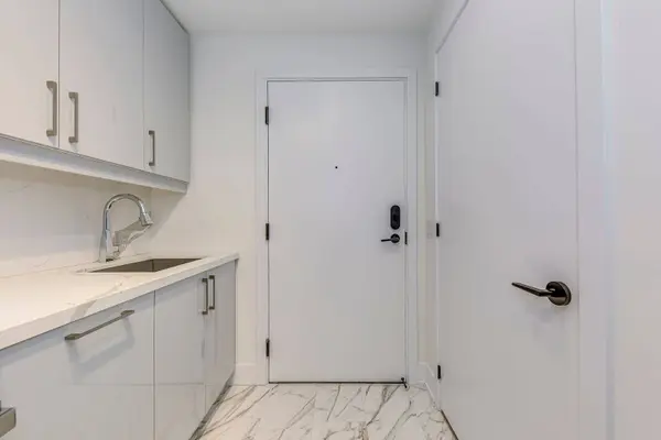 2450 Old Bronte RD #112, Oakville, ON L6M 5P6