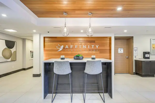 320 Plains RD E #303, Burlington, ON L7T 0C1