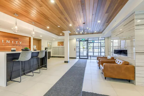 320 Plains RD E #303, Burlington, ON L7T 0C1