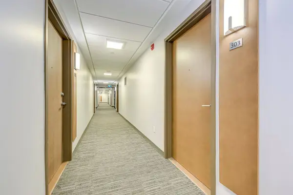 320 Plains RD E #303, Burlington, ON L7T 0C1