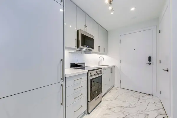 2450 Old Bronte RD #112, Oakville, ON L6M 5P6