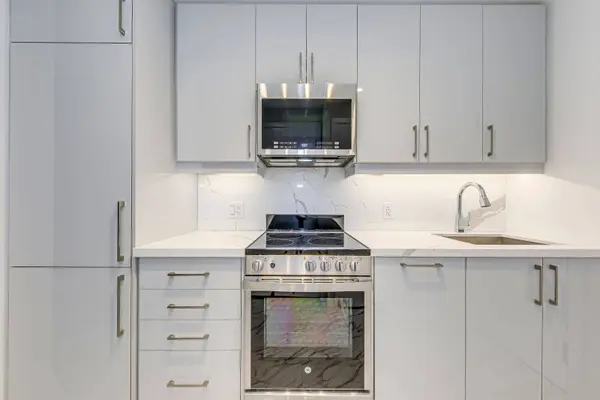 2450 Old Bronte RD #112, Oakville, ON L6M 5P6