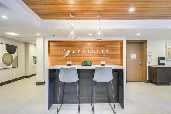 320 Plains RD E #303, Burlington, ON L7T 0C1
