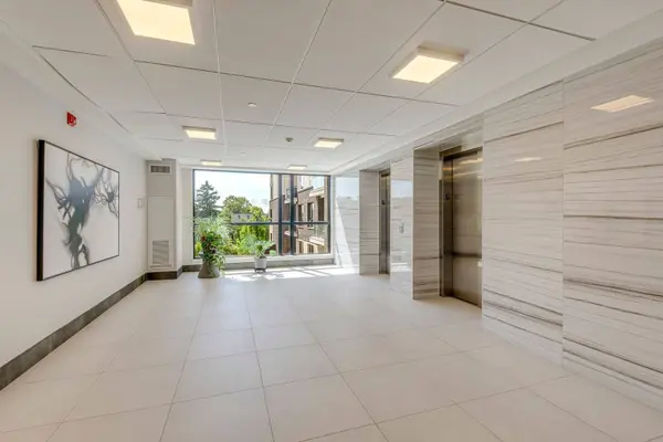 320 Plains RD E #303, Burlington, ON L7T 0C1