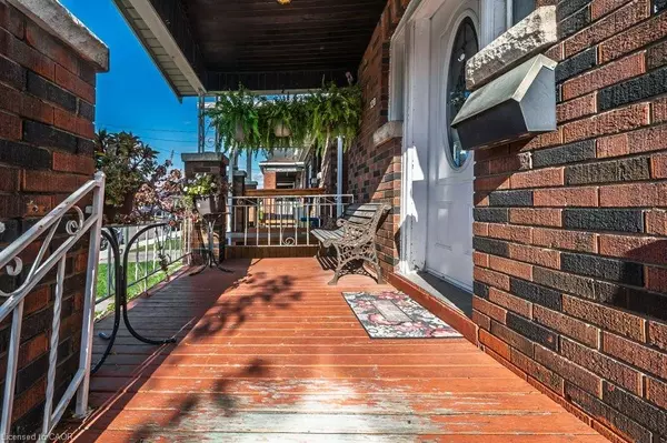 128 Crosthwaite Avenue N, Hamilton, ON L8H 4V5