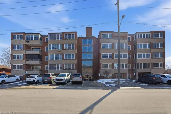 9 Grant Boulevard #106, Dundas, ON L9H 4L5