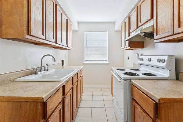 6660 HARBOURVIEW DR, New Orleans, LA 70126